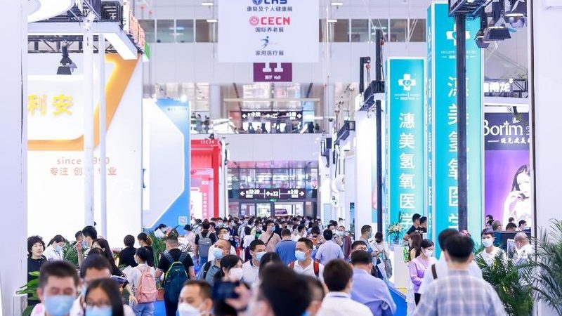 在价格对比表中，以下指标值得关注：